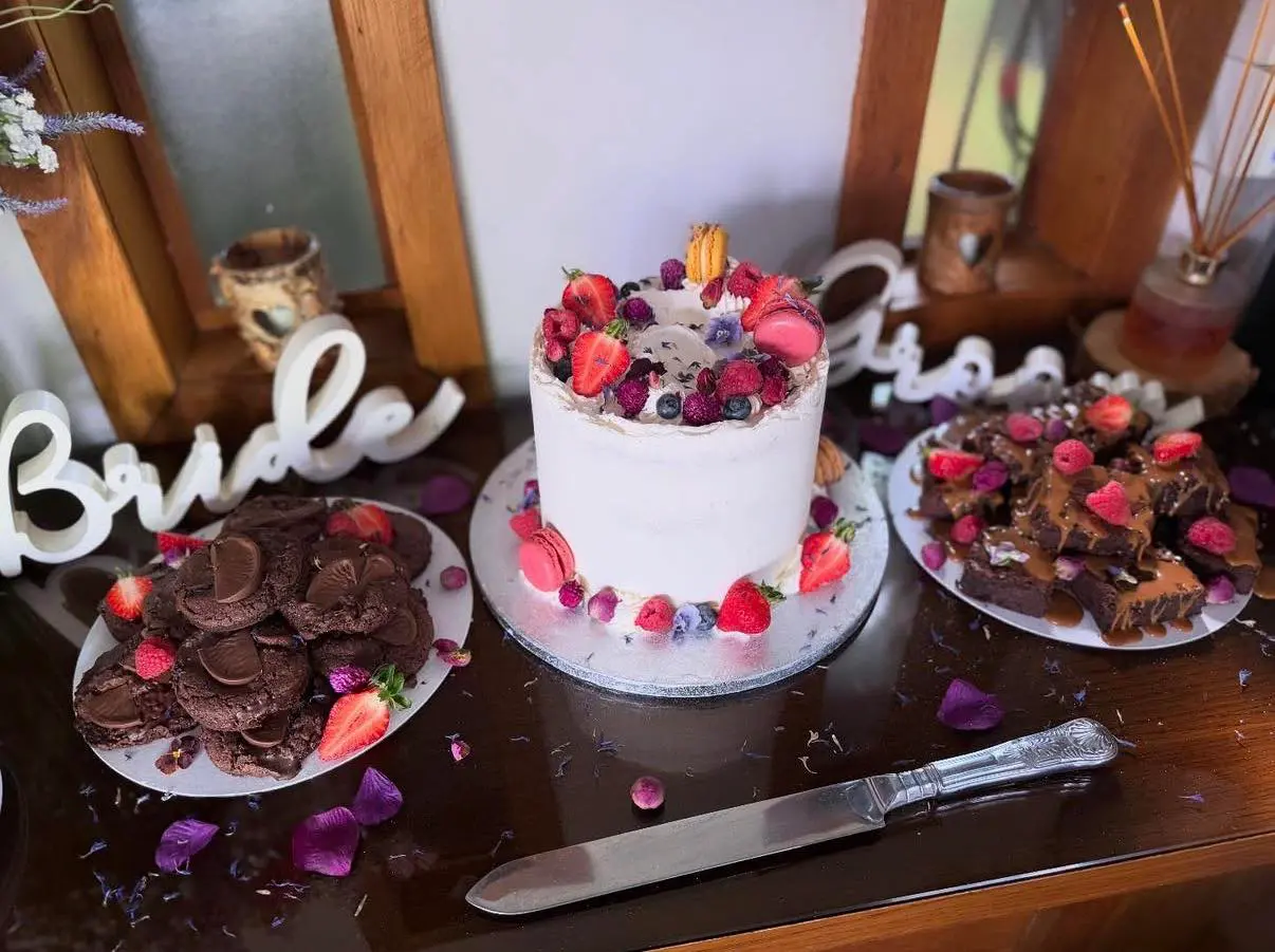 Wedding cake detail by Lizzie Vallance, The North Devon Baker, Devon